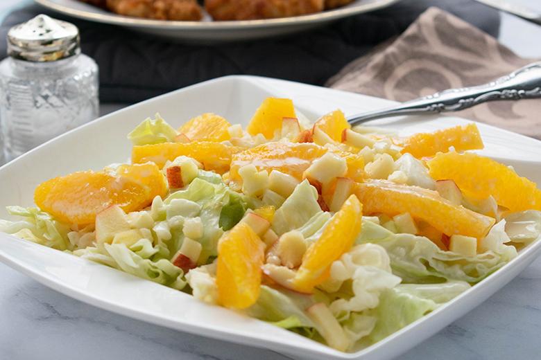 Eisbergsalat mit Obst