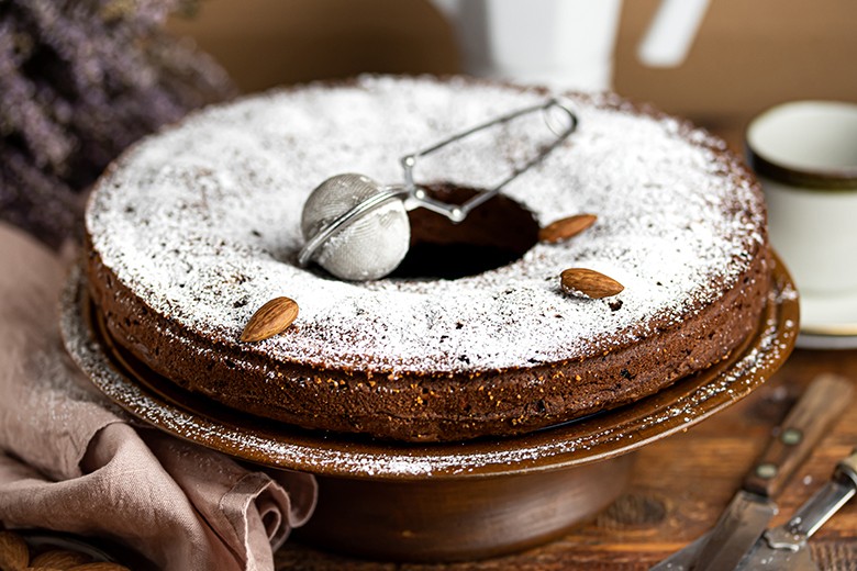 Rotweinkuchen mit Mandeln