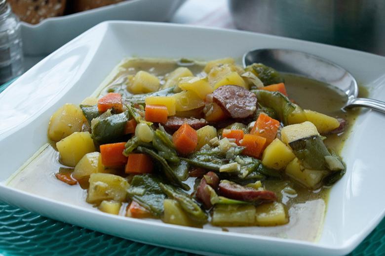 Gemüsesuppe mit Kartoffeln