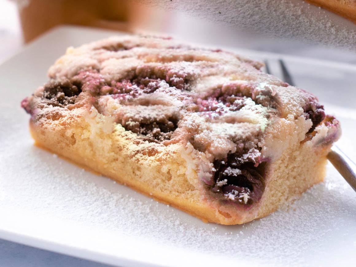 Beeren-Streuselkuchen