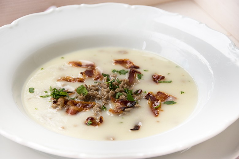 Käsesuppe mit Hackfleisch