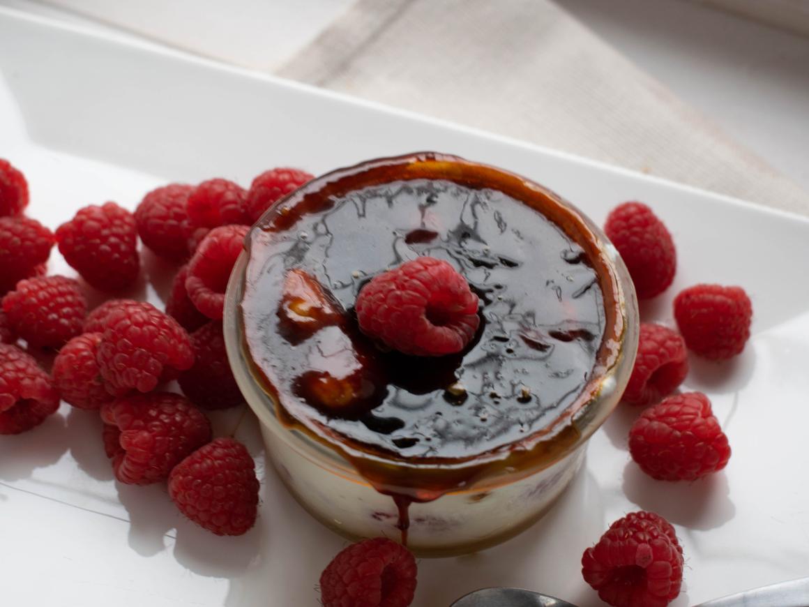 Himbeer-Karamell-Dessert
