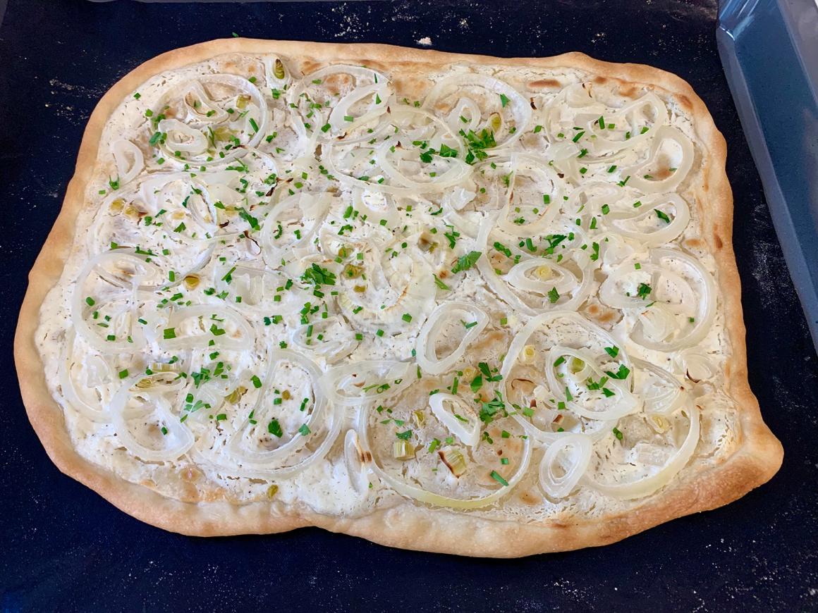 Flammkuchen mit Zwiebeln