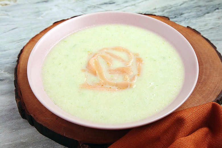 Lauchsuppe mit Lachs