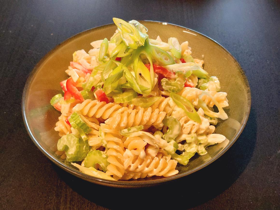 Nudelsalat mit Staudensellerie