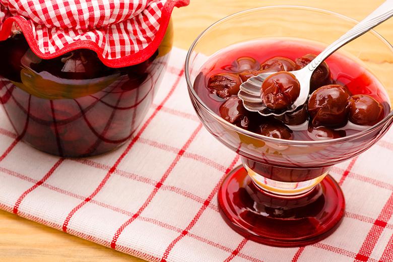 Eingelegte Kirschen in Alkohol