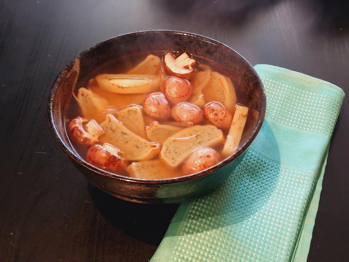 Sauer-scharfe Maultaschensuppe