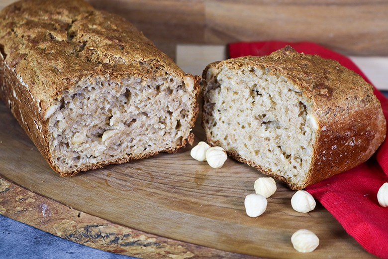 Vollkornbrot mit Nüssen