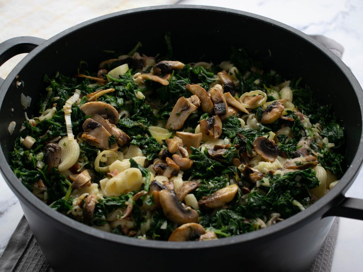 Nudelauflauf mit Spinat und Champignons - Rezept