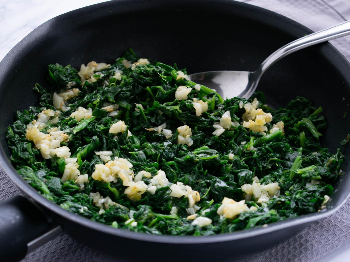 Gebratener Knoblauch-Mangold - Rezept