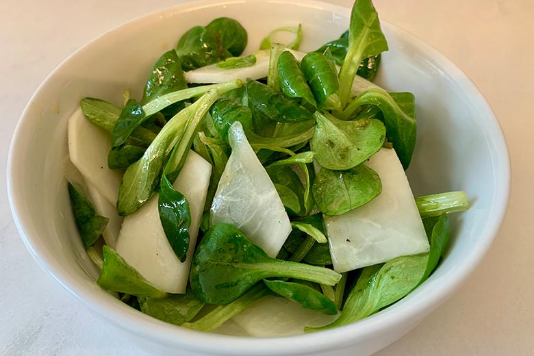 Feldsalat mit Mairübchen