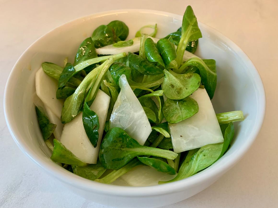 Feldsalat mit Mairübchen