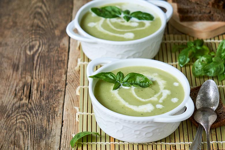 Spargel-Basilikum-Suppe