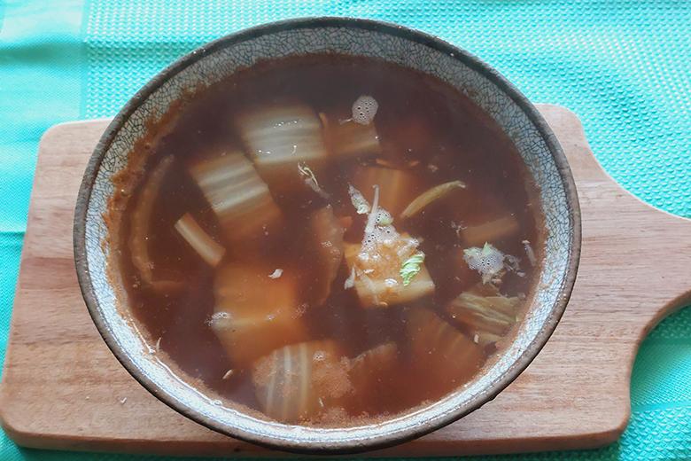 Pikante Meerrettich-Kohlsuppe
