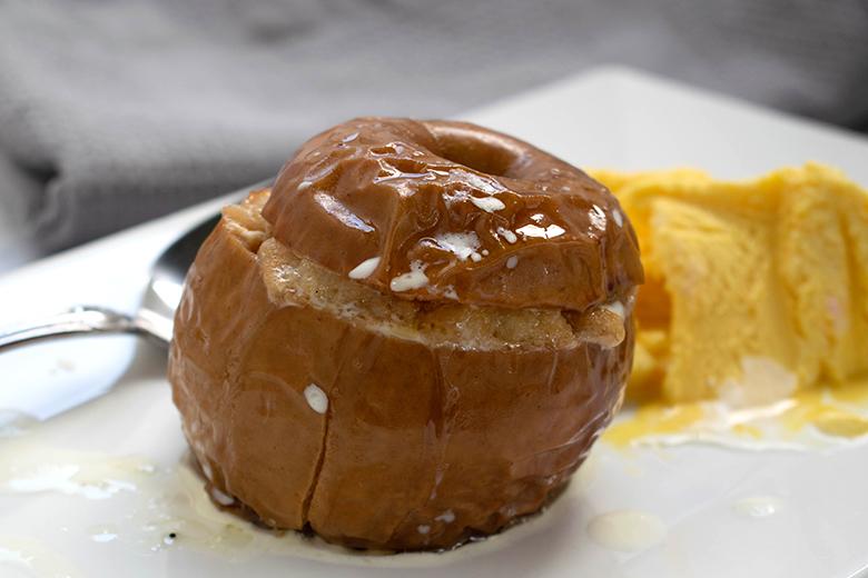 Bratapfel mit Marzipan