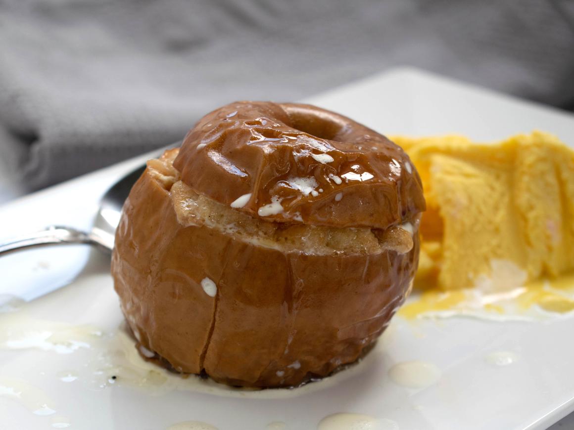 Bratapfel mit Marzipan