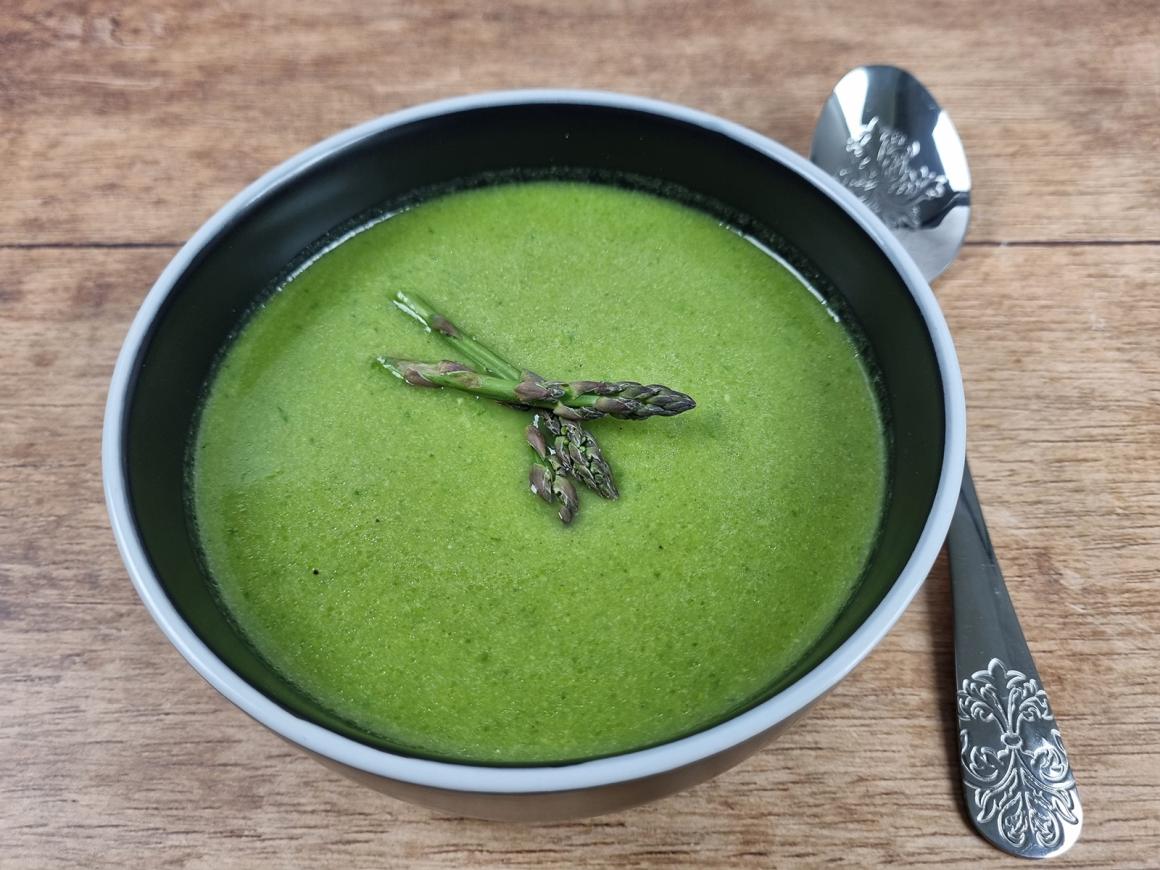 Gazpacho mit grünem Spargel