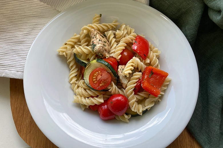 Nudelsalat mit Hähnchen