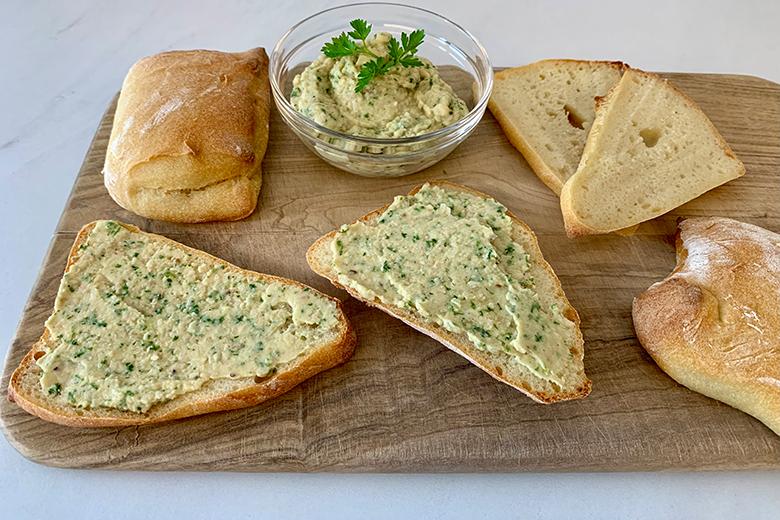 Hummus mit Petersilie