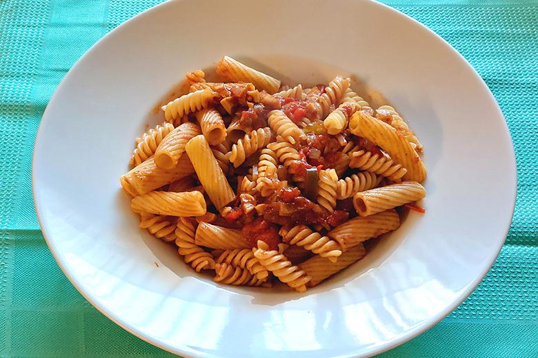 Pasta in Jalapeñosoße