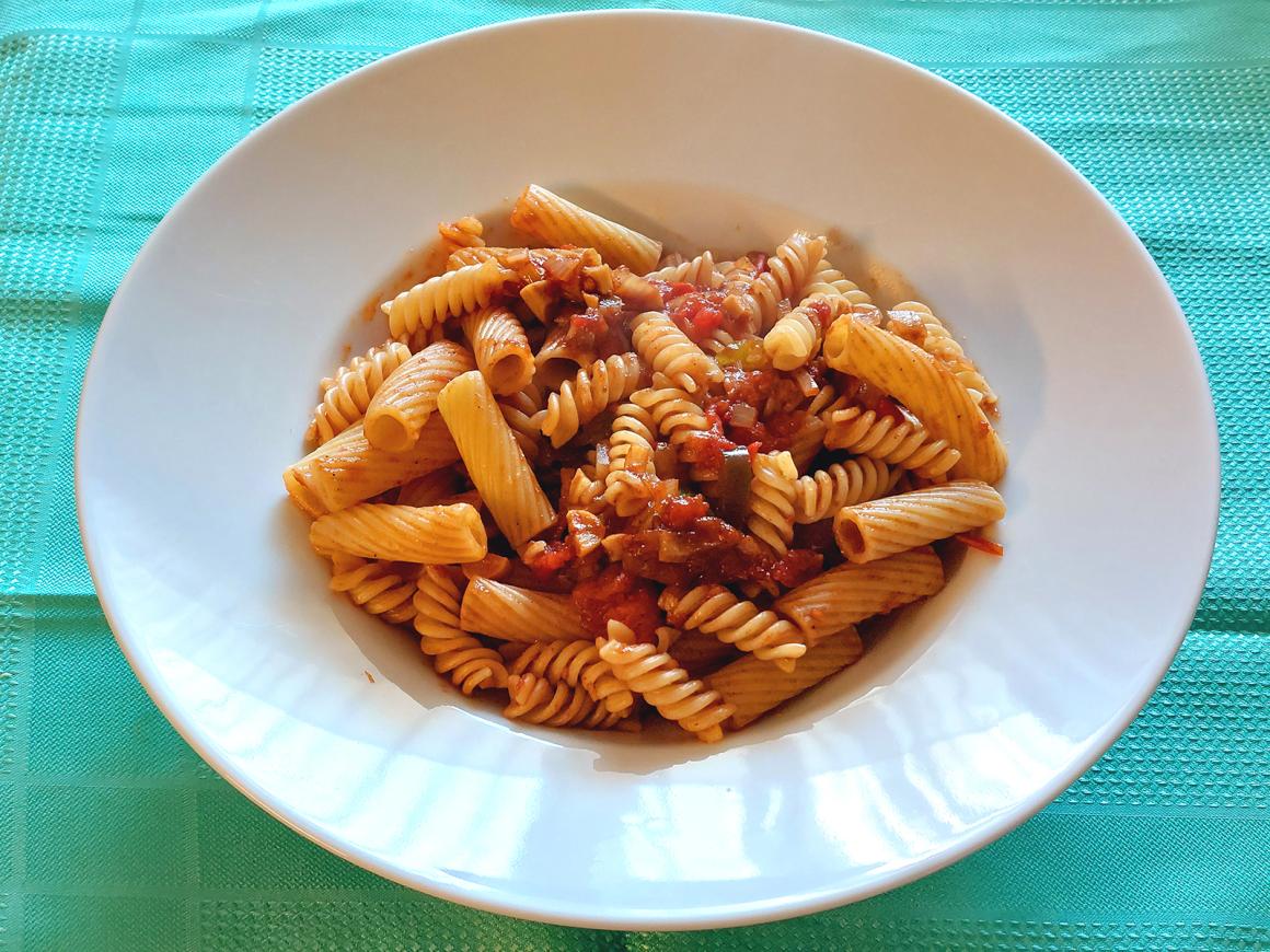 Pasta in Jalapeñosoße