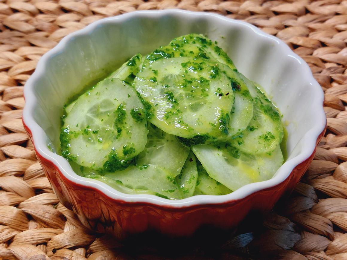 Gurkensalat mit Bärlauchdressing