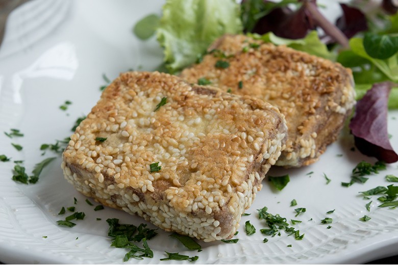 Tofuschnitzel in Sesampanade