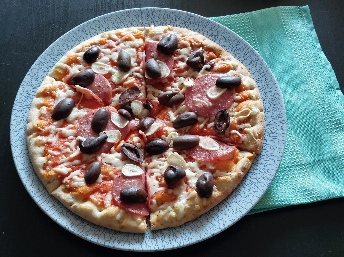 Oliven-Knoblauchpizza