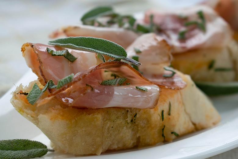 Crostini mit Speck
