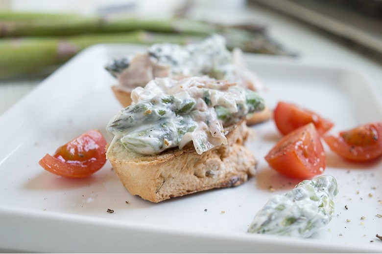Crostini mit Spargel