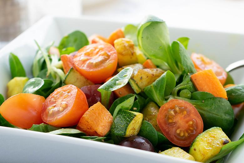Salat mit Trauben und Kürbis
