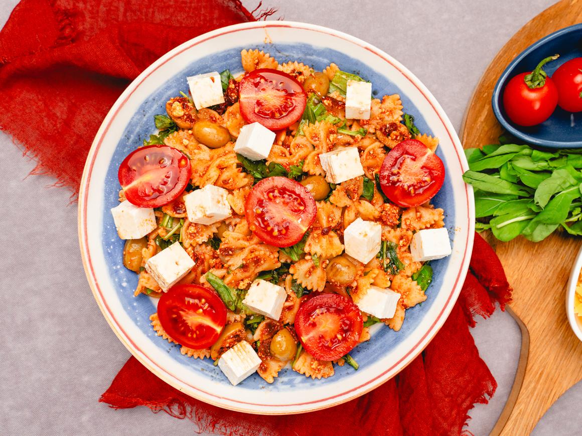 Mediterraner Nudelsalat