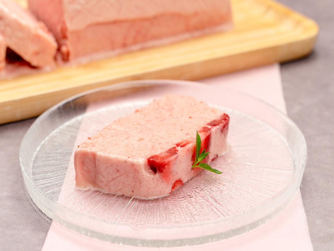Fruchtiges Erdbeerparfait
