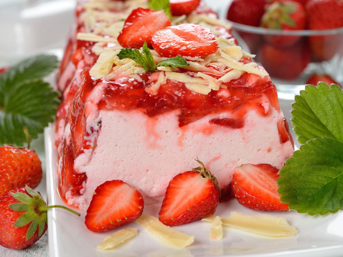 Fruchtiges Erdbeerparfait