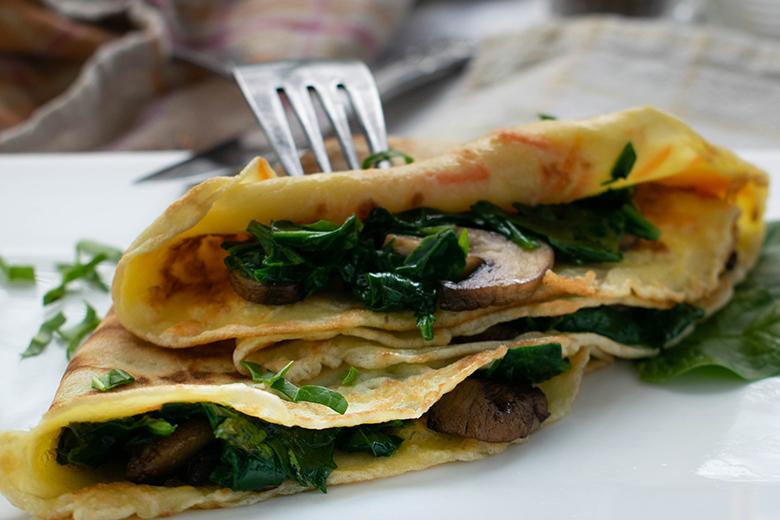 Süßkartoffelpfannkuchen mit Gemüse