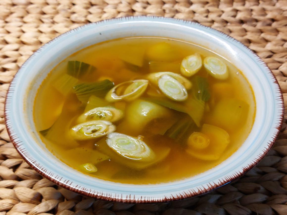 Frühlingszwiebelsuppe mit Urfa-Chili