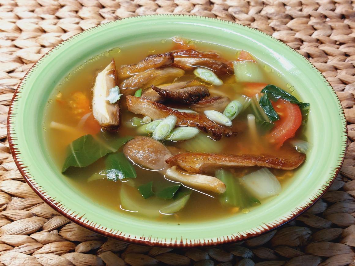 Pak Choi-Suppe mit Austernpilzen