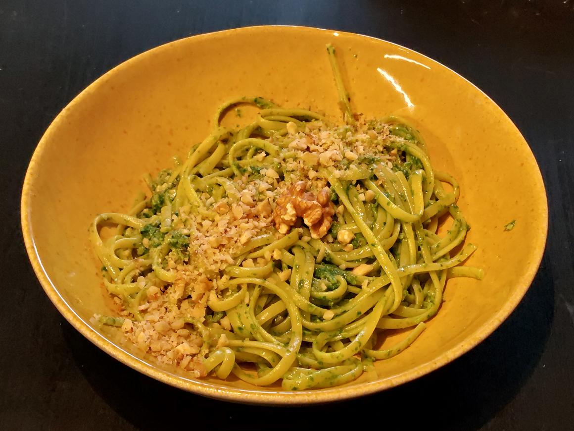 Linguine mit Bärlauch-Walnusspesto