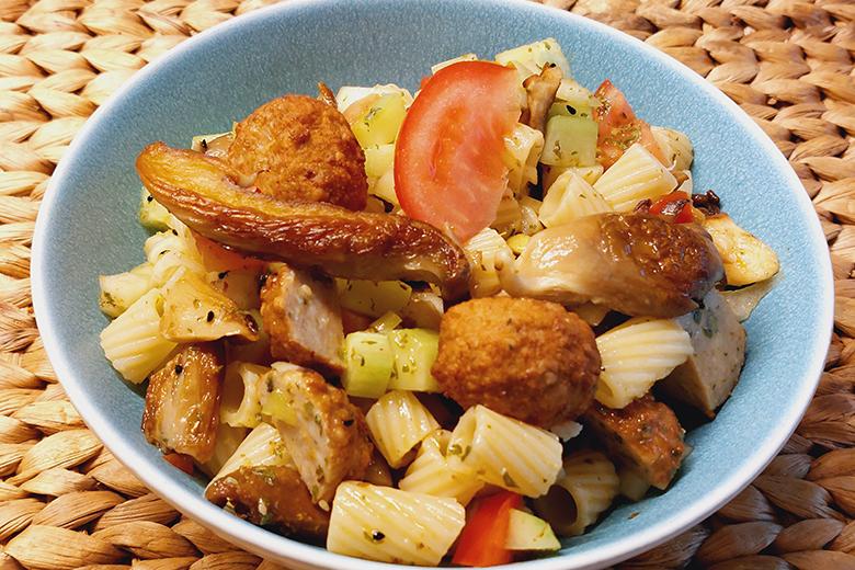 Nudelsalat mit Austernpilzen