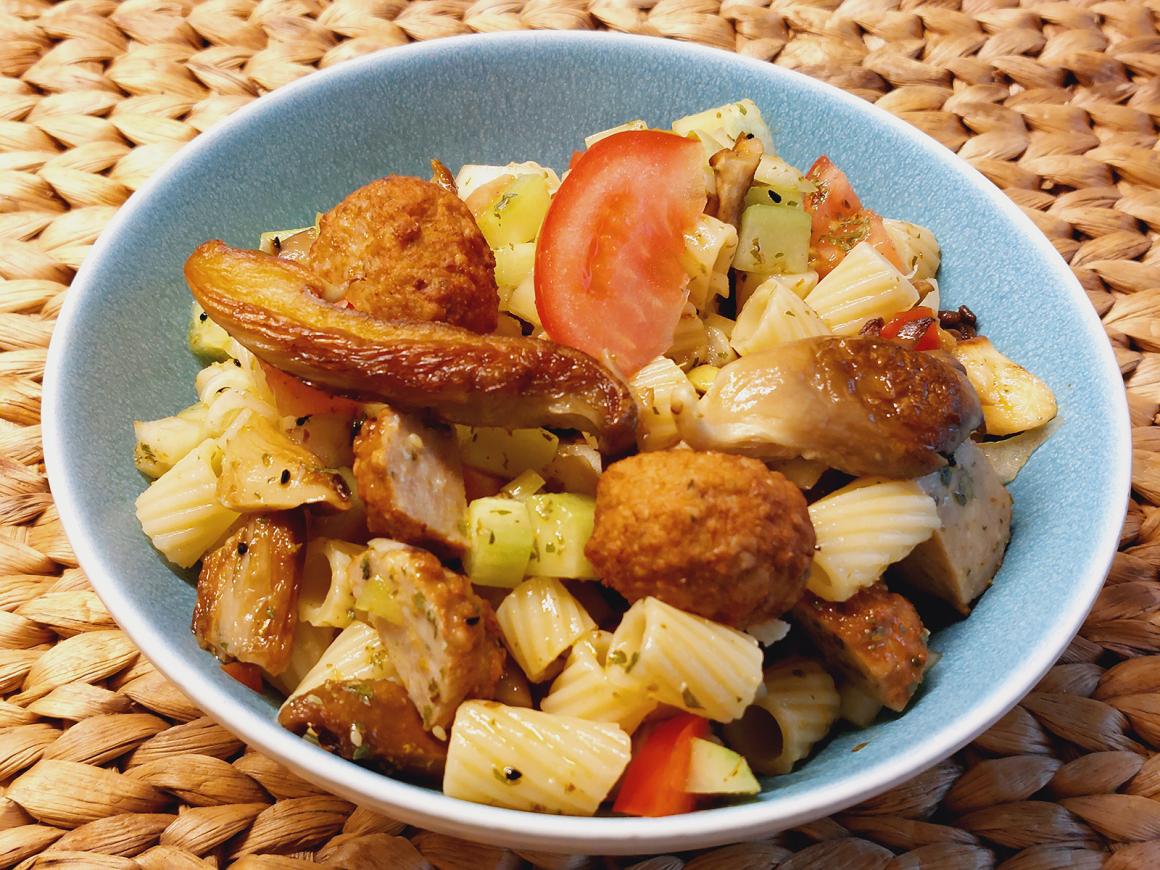 Nudelsalat mit Austernpilzen