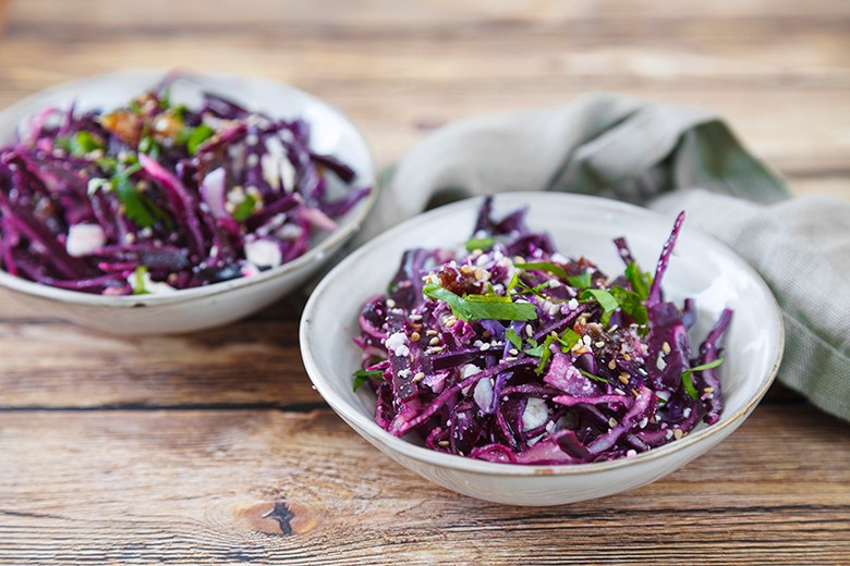 Rotkohlsalat mit Datteln