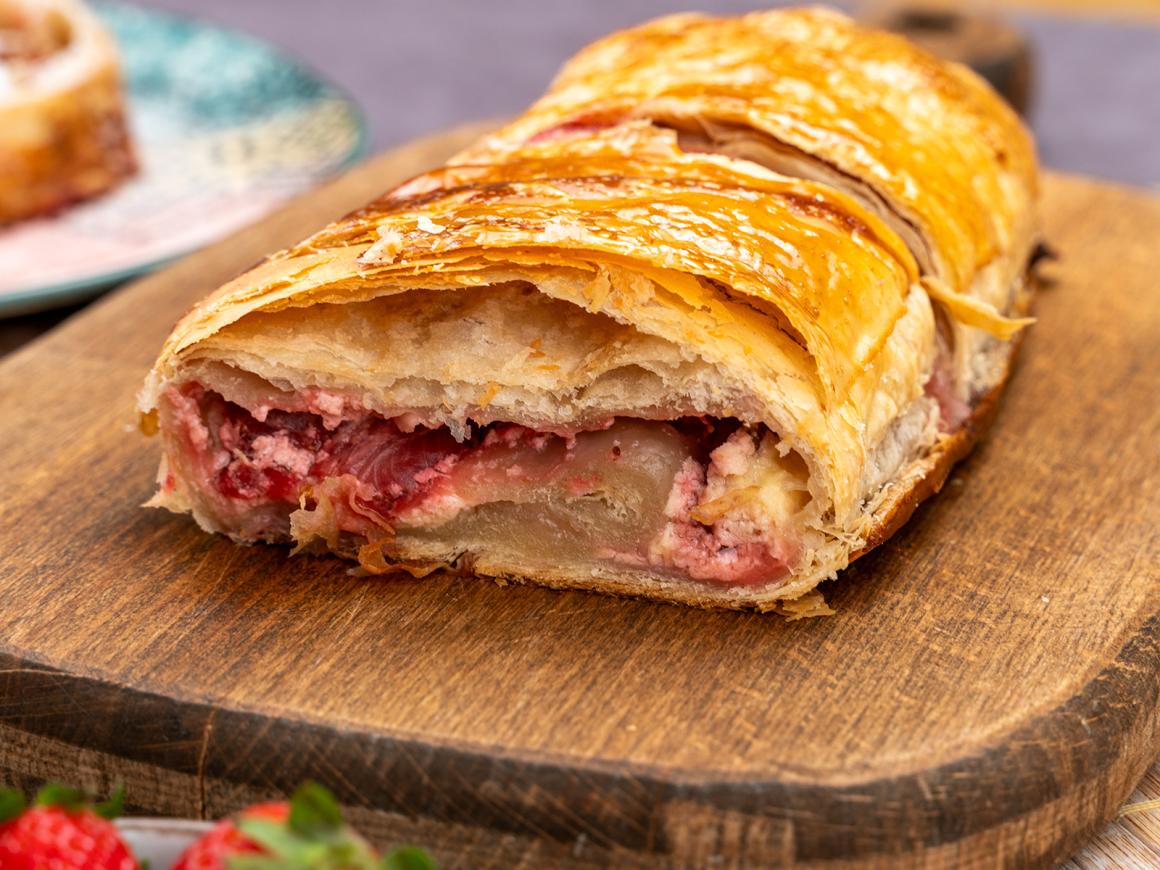 Erdbeerstrudel aus Blätterteig