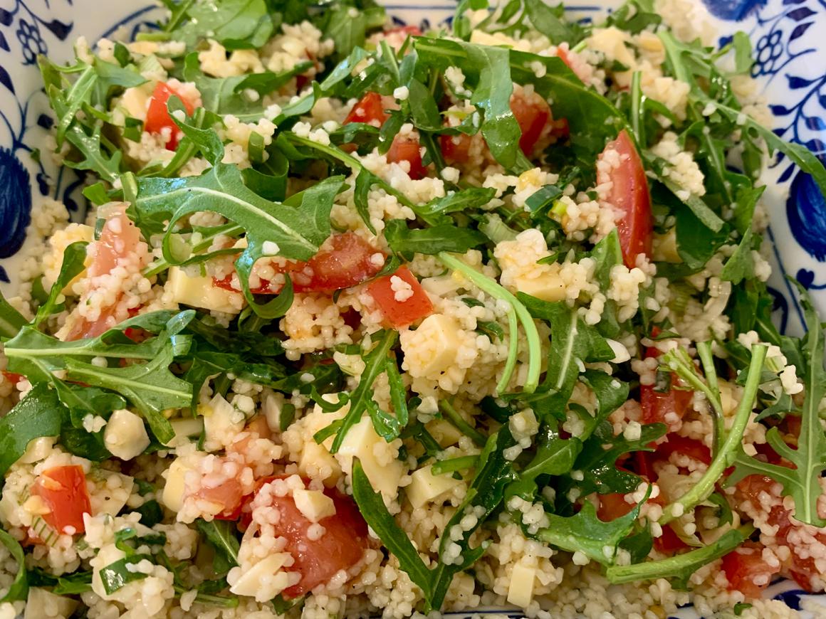Couscous mit Tomate und Rucola