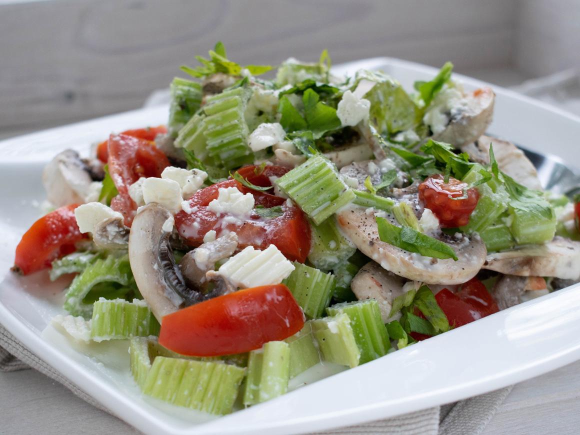 Selleriesalat mit Käsedressing