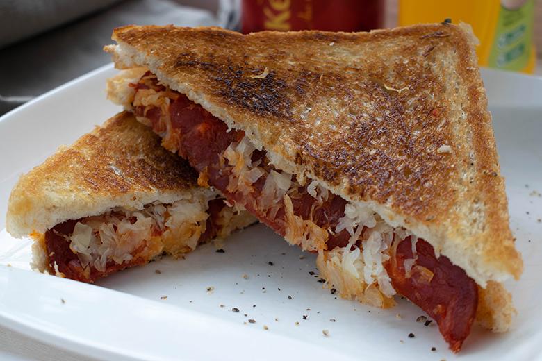 Sauerkaut-Sandwiches mit Chorizo