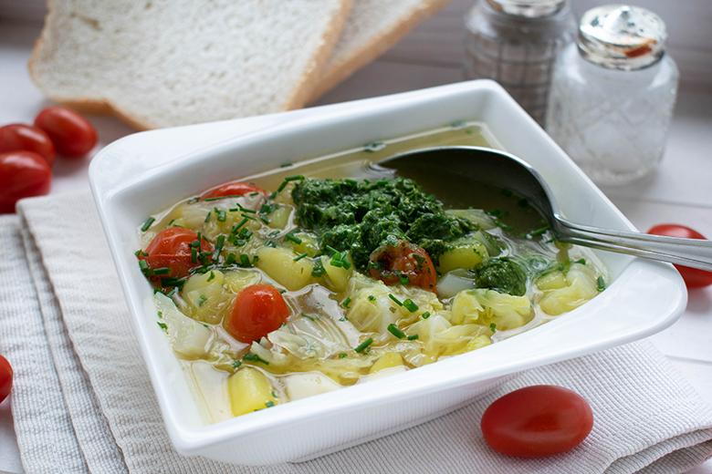 Wirsing-Eintopf mit Pesto