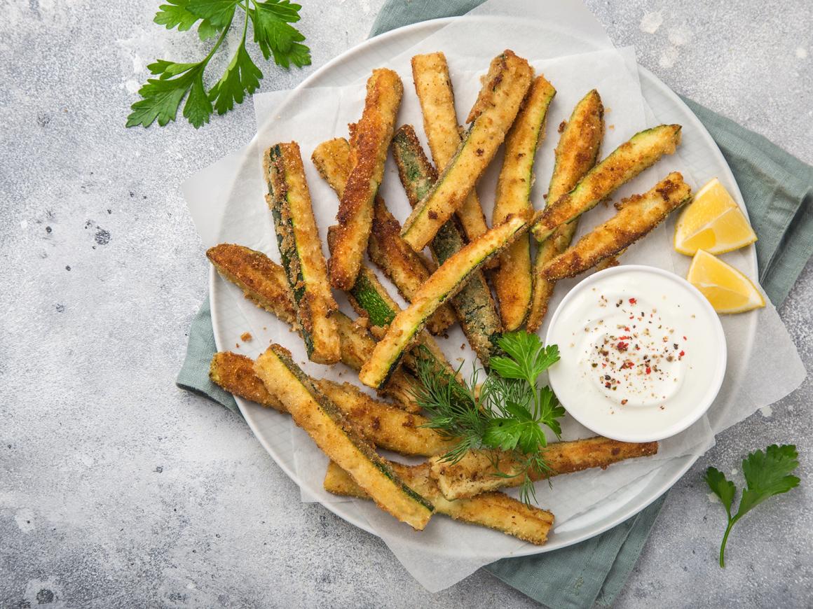 Zucchini-Pommes aus der Heißluftfritteuse