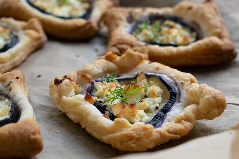 Blätterteighäppchen mit Auberginen