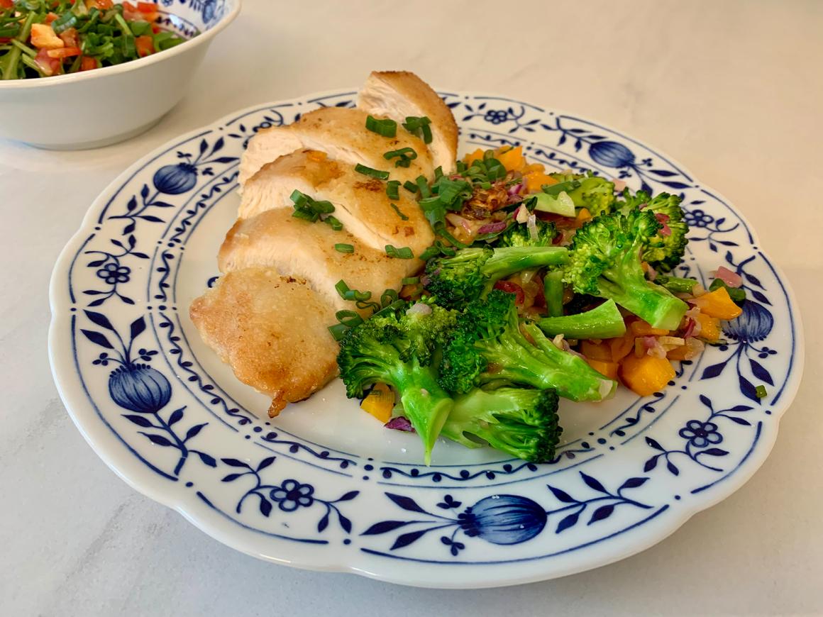 Hähnchenbrustfilet mit gebratenem Brokkoli