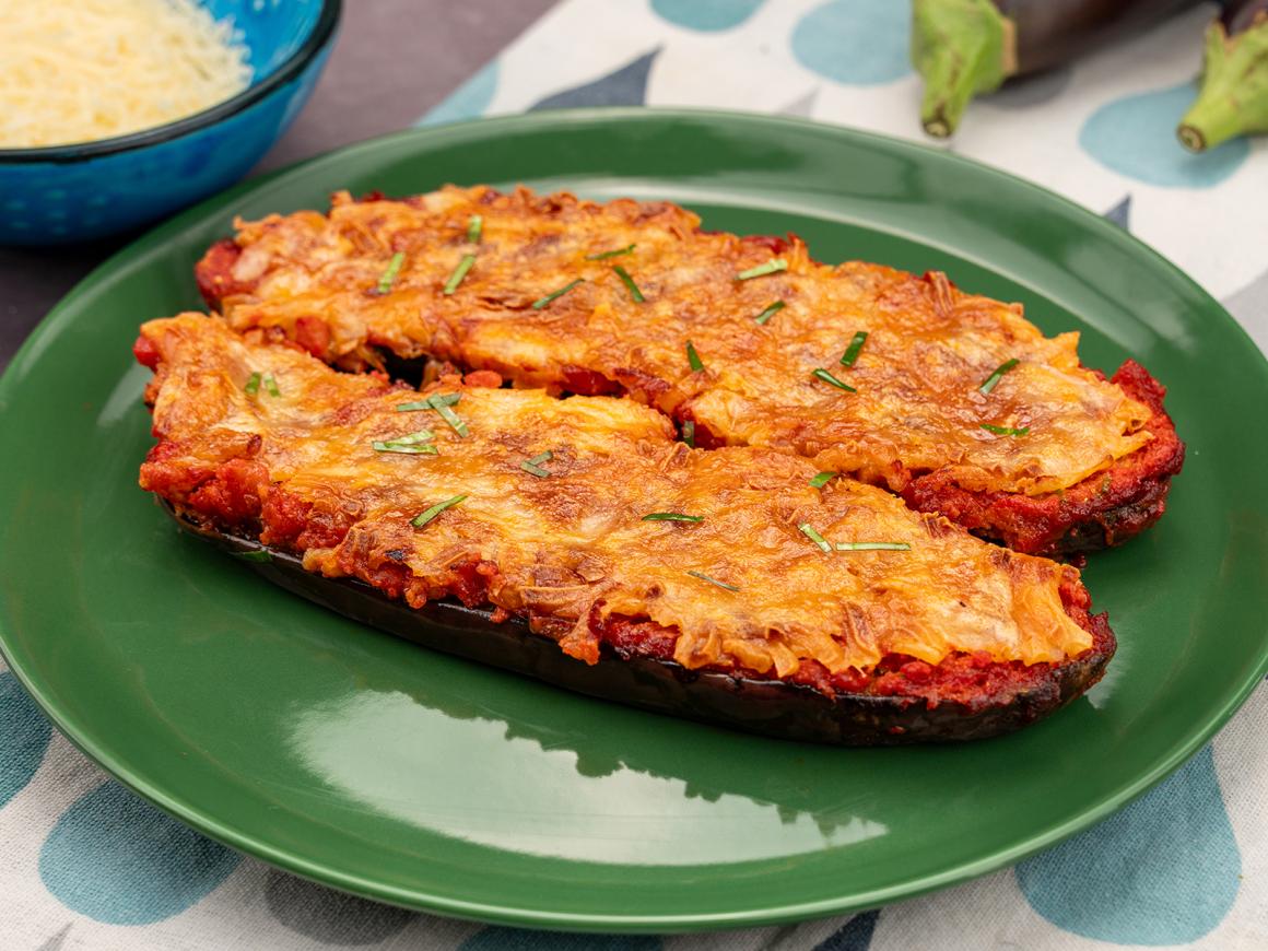 Gefüllte Auberginenschiffchen mit Parmesan